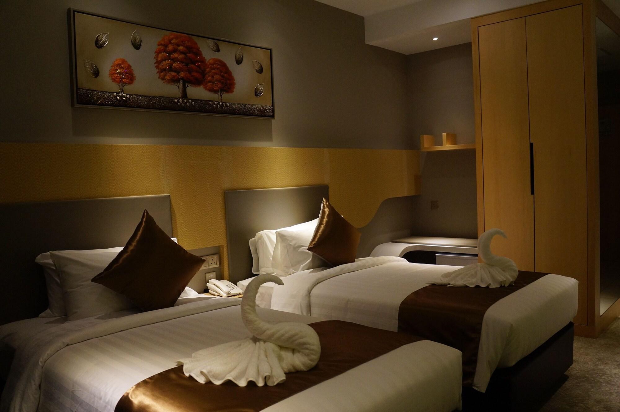 Greens Hotel & Suites Bintulu Bagian luar foto