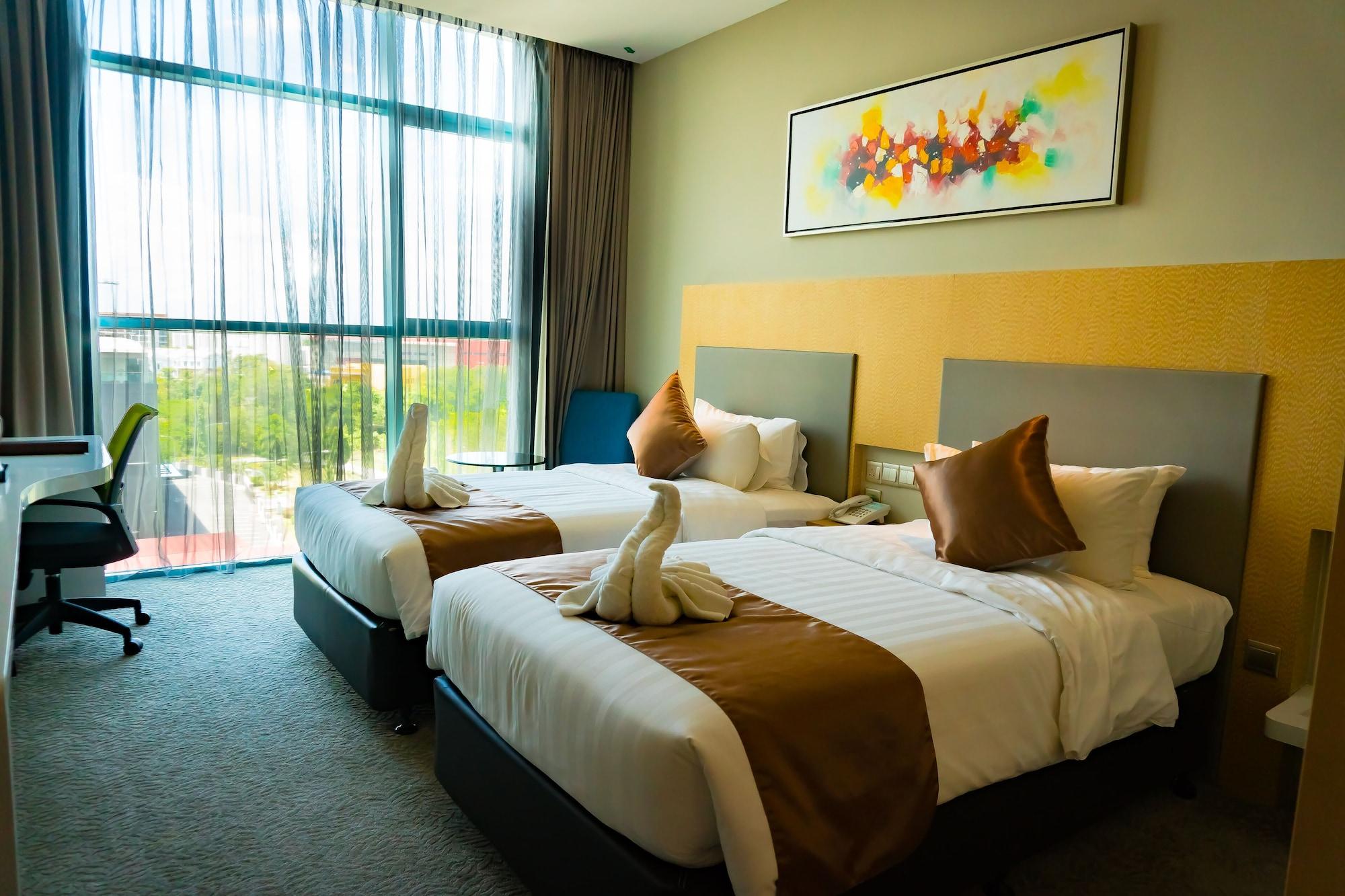 Greens Hotel & Suites Bintulu Bagian luar foto