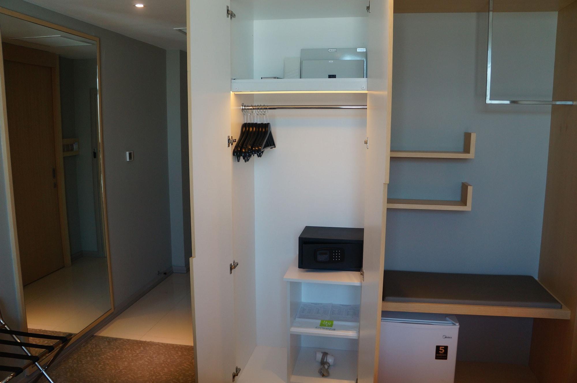 Greens Hotel & Suites Bintulu Bagian luar foto