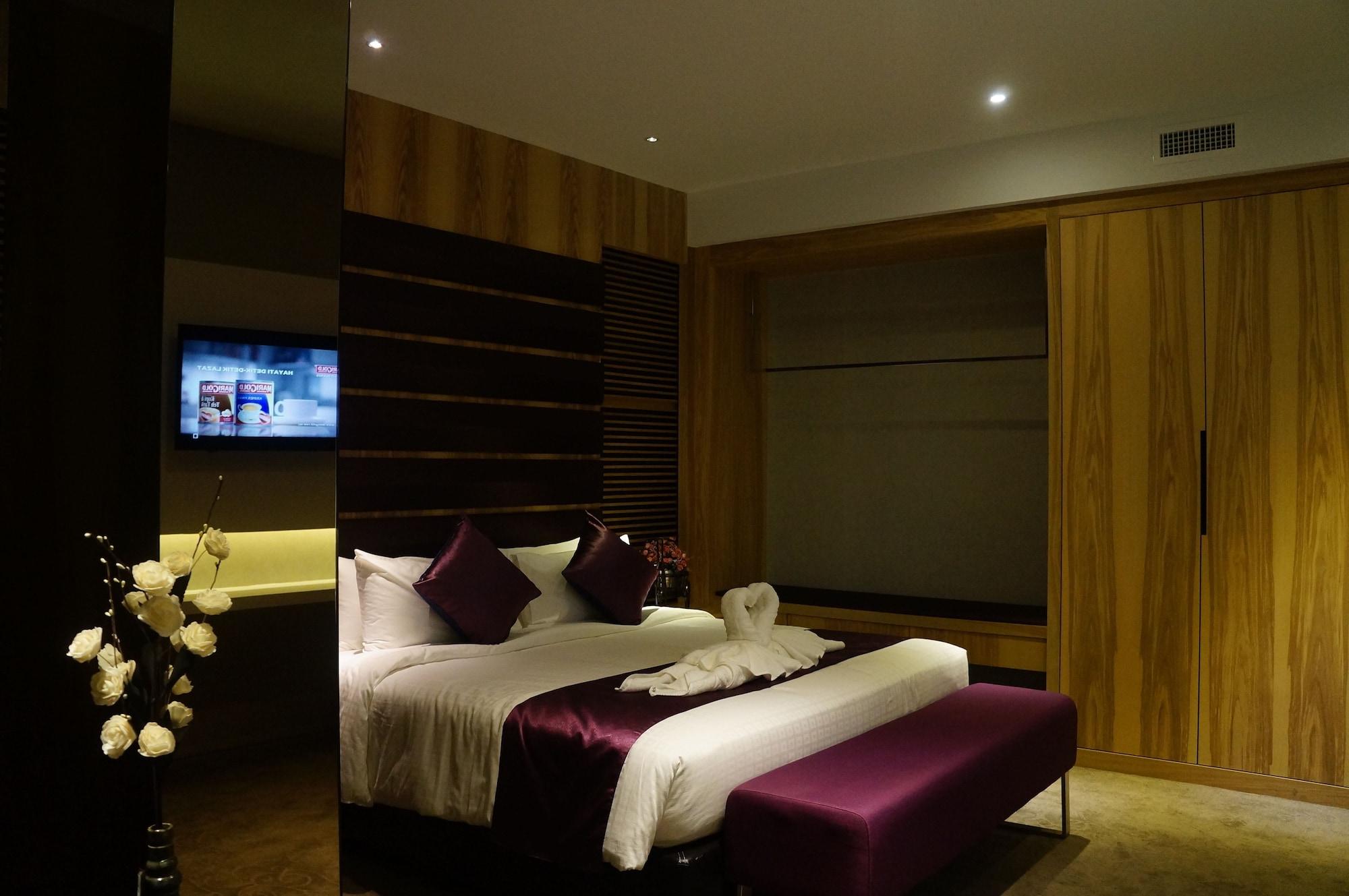 Greens Hotel & Suites Bintulu Bagian luar foto