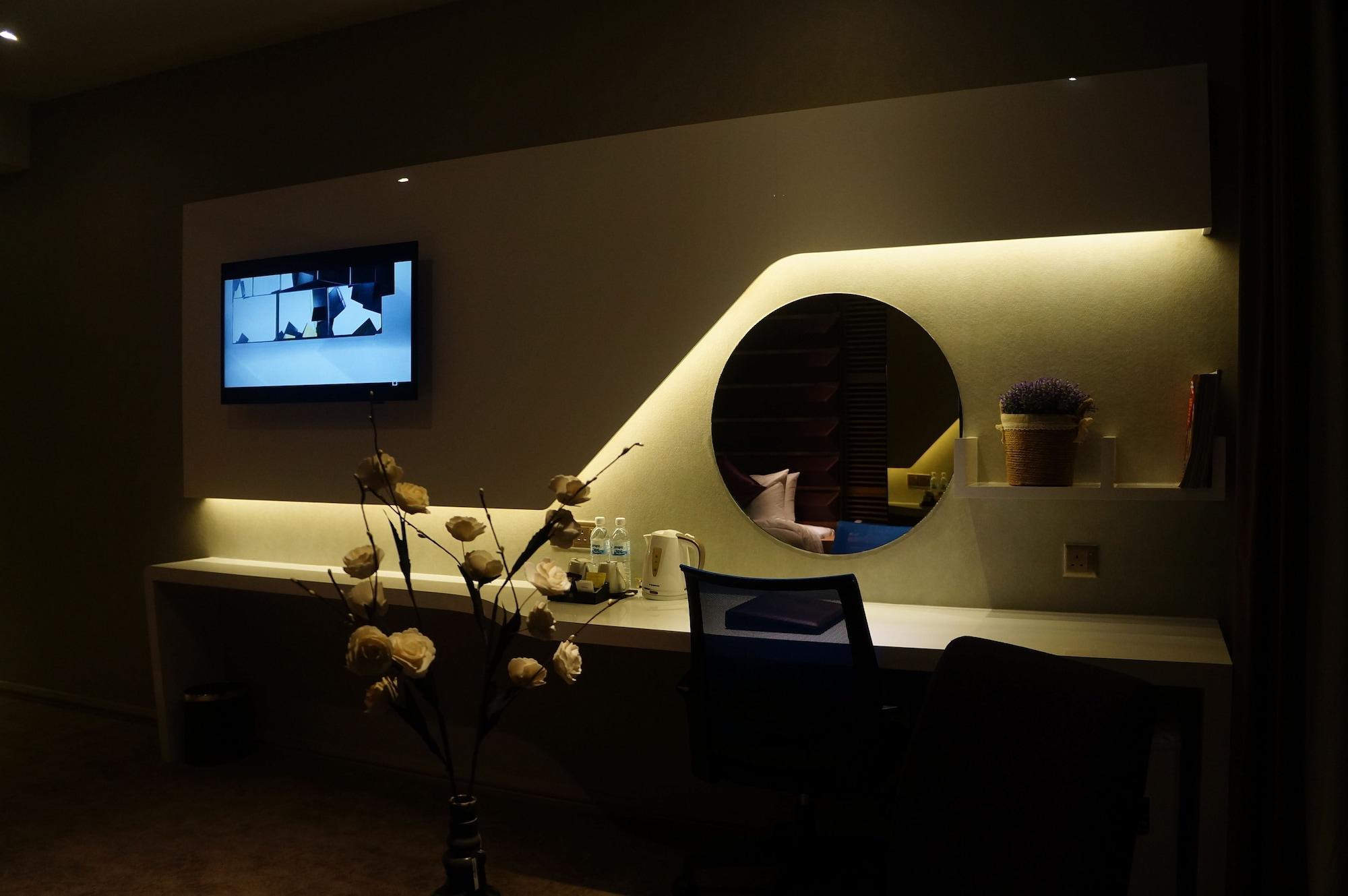 Greens Hotel & Suites Bintulu Bagian luar foto