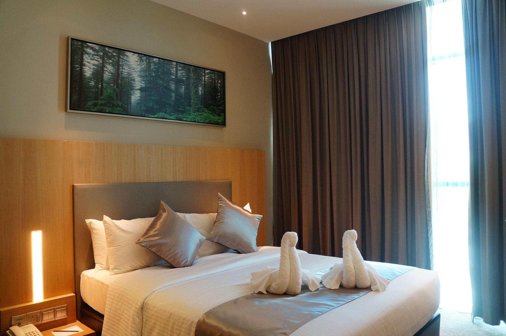 Greens Hotel & Suites Bintulu Bagian luar foto