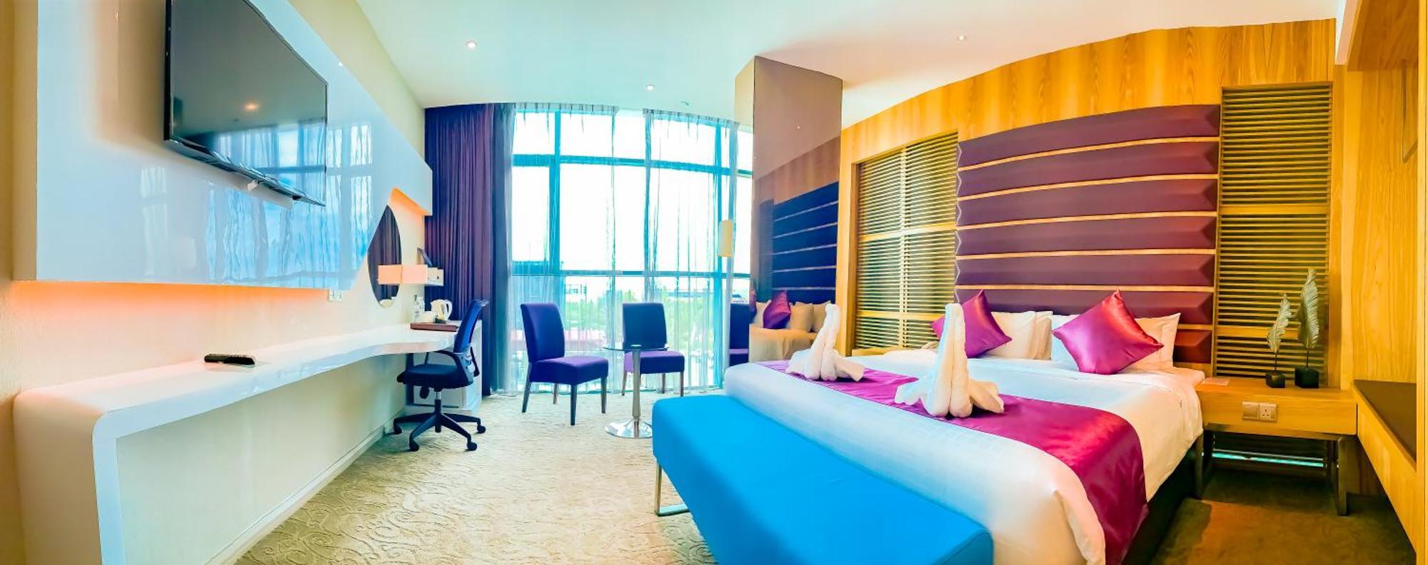 Greens Hotel & Suites Bintulu Bagian luar foto