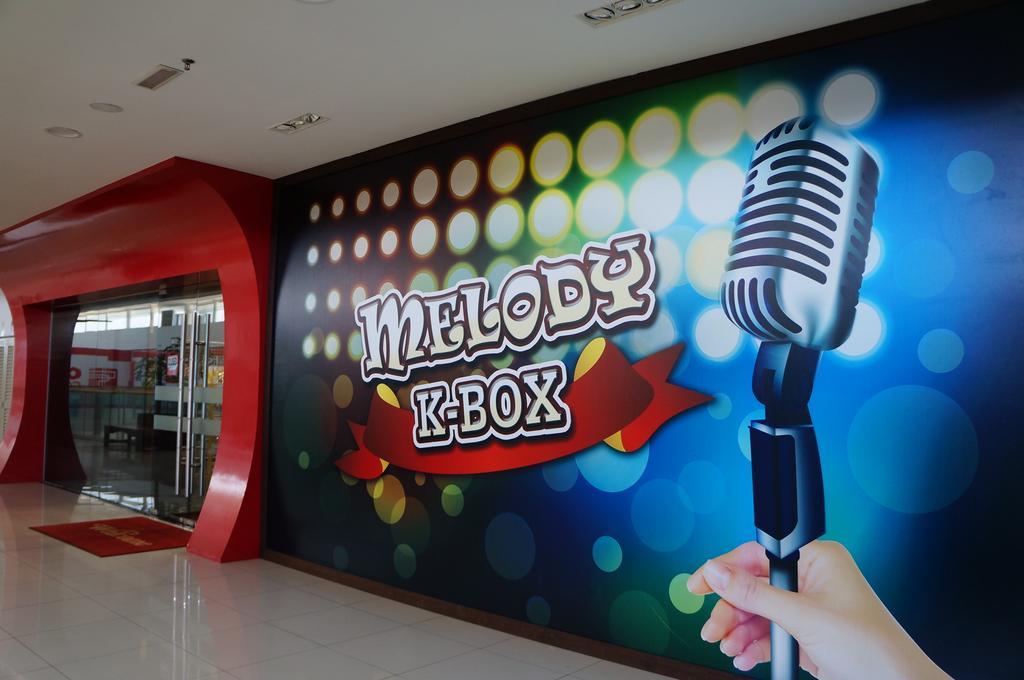 Greens Hotel & Suites Bintulu Bagian luar foto