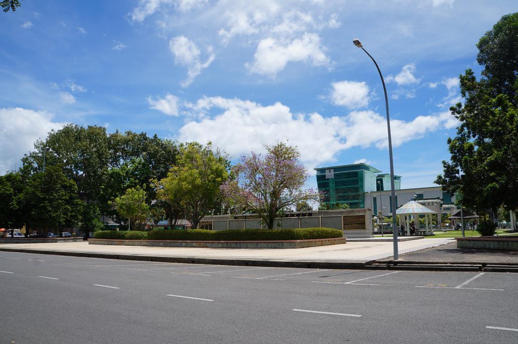 Greens Hotel & Suites Bintulu Bagian luar foto