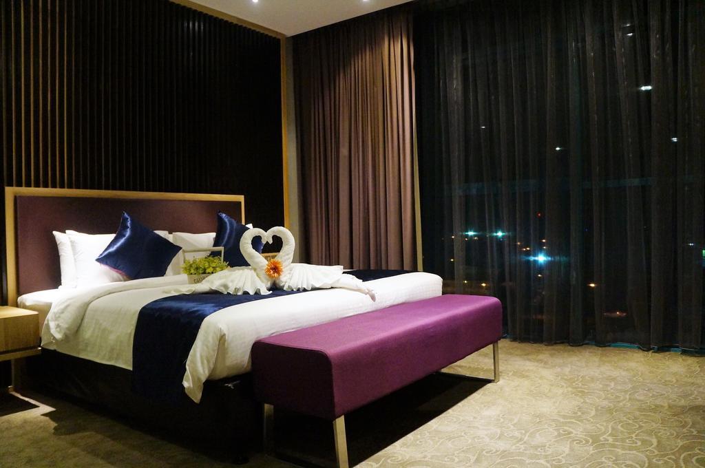 Greens Hotel & Suites Bintulu Bagian luar foto